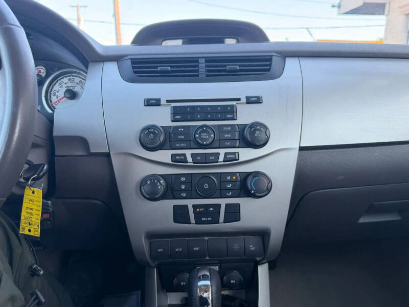 2009 Ford Focus SES