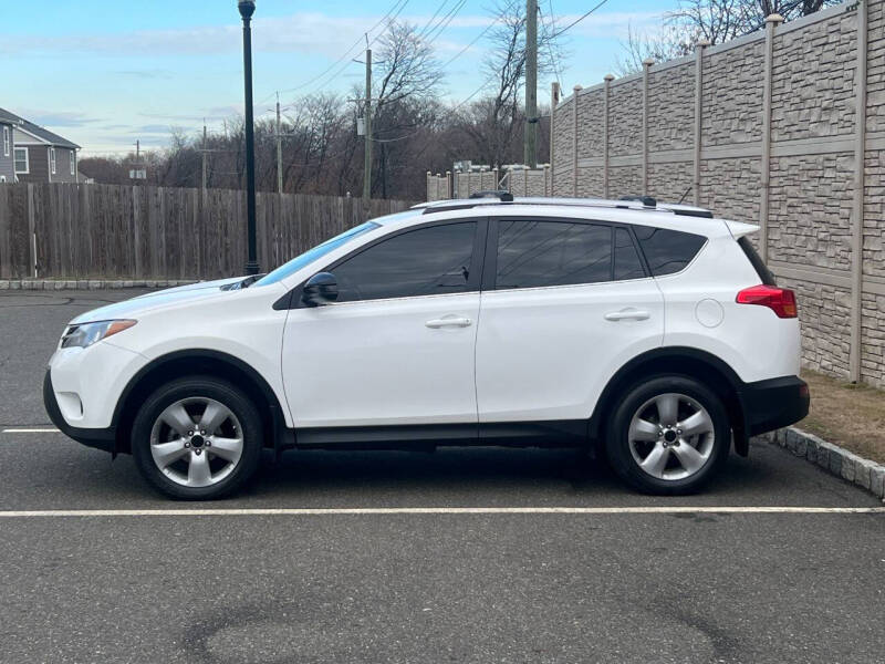 2013 Toyota RAV4 LE photo 5