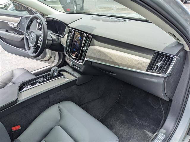 2025 Volvo S90 B6 Plus
