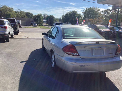 2004 Ford Taurus SES
