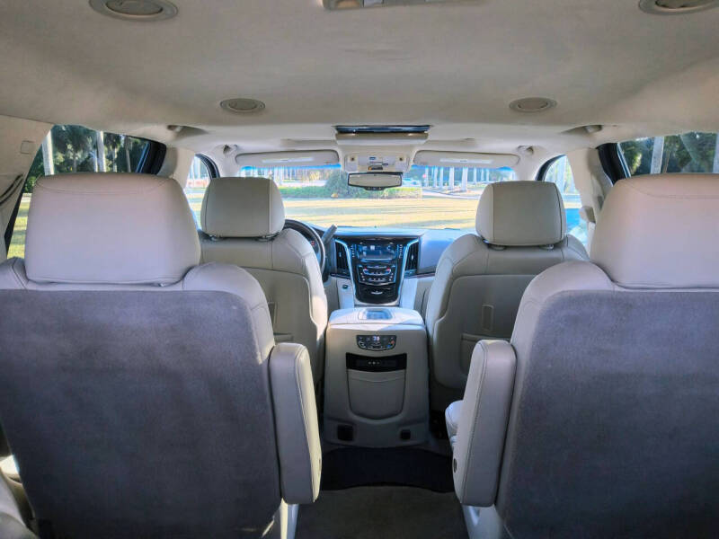 2016 Cadillac Escalade Luxury Collection