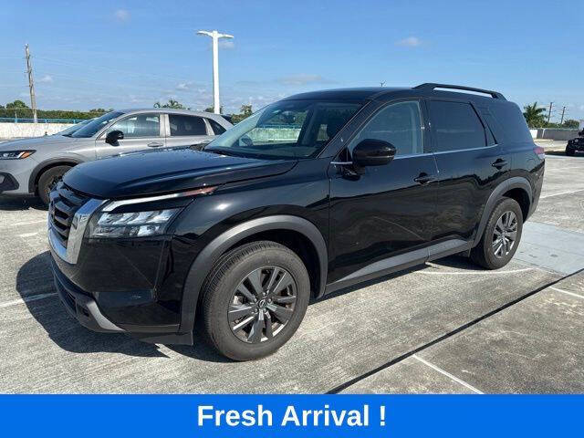 2025 Nissan Pathfinder SV