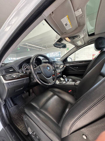 2015 BMW 5 Series 528i