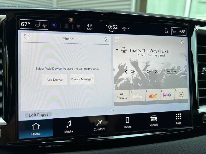 2025 Chrysler Voyager LX