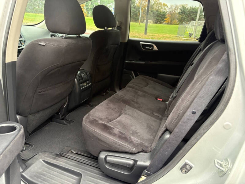 2014 Nissan Pathfinder S