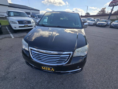 2014 Chrysler Town and Country Touring-L