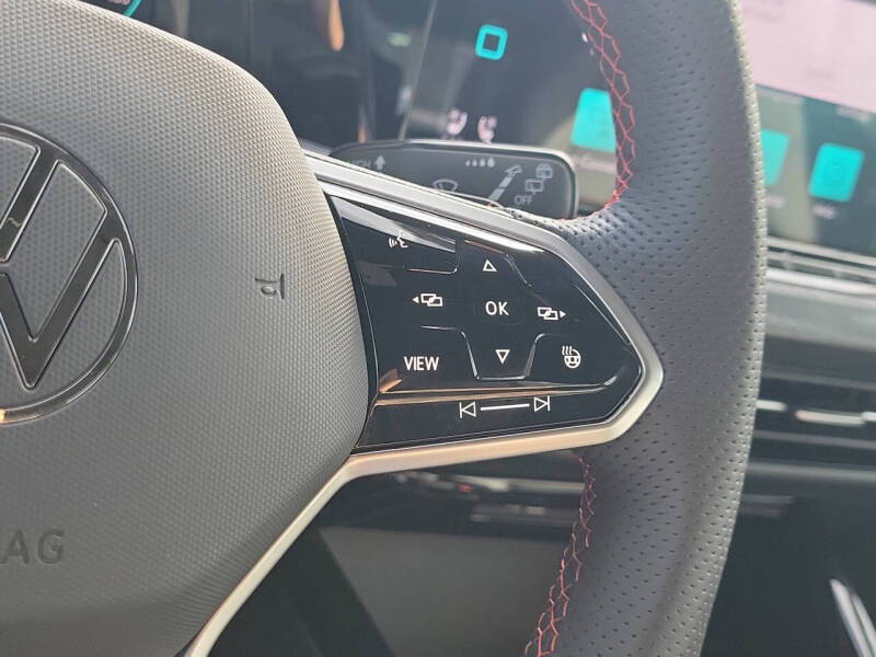 2024 Volkswagen Golf GTI Autobahn