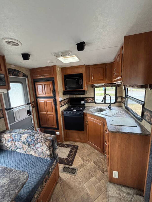 2008 Keystone Cougar 243RKS