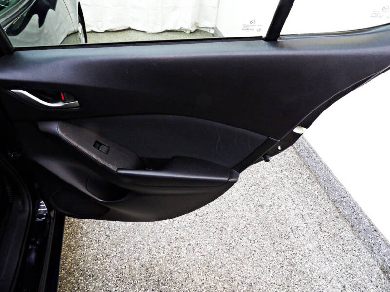 2015 Mazda MAZDA3 i Sport