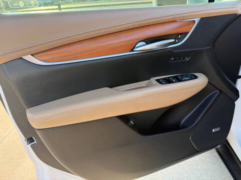 2018 Cadillac XT5 Platinum