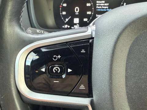 2017 Volvo XC90 T6 Momentum