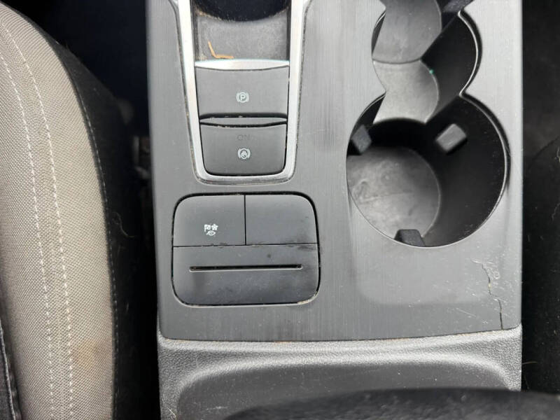 2022 Ford Escape Hybrid SE
