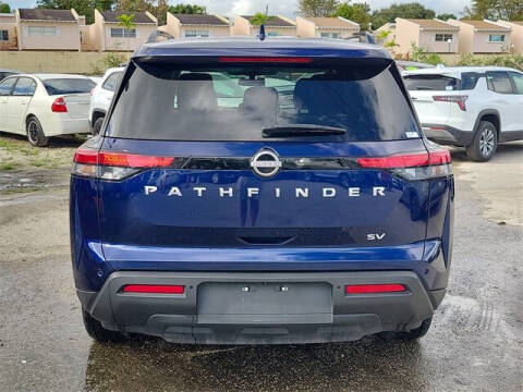 2024 Nissan Pathfinder SV