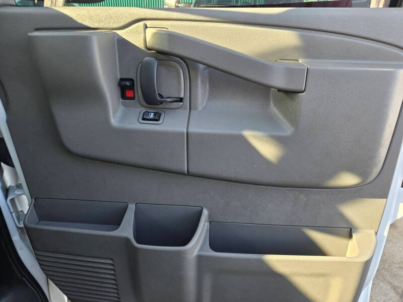 2023 GMC Savana 2500