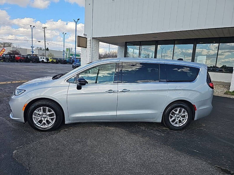 2024 Chrysler Pacifica Touring L