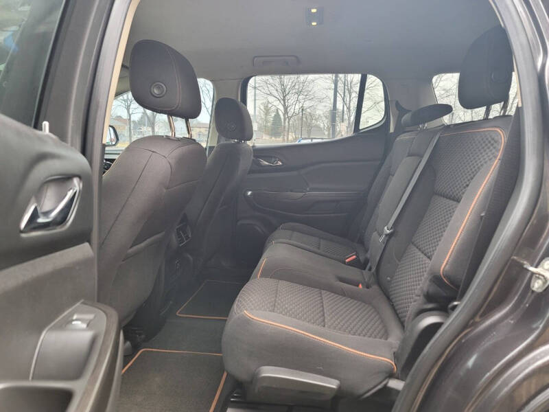 2017 GMC Acadia SLE-2