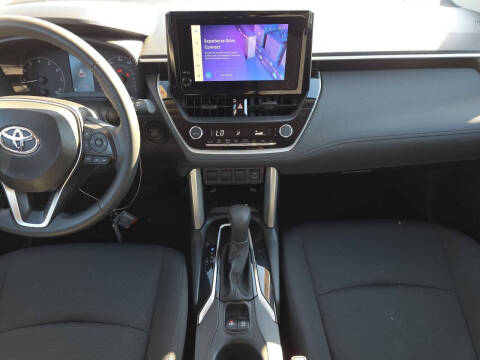 2025 Toyota Corolla Cross LE