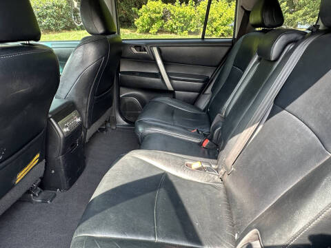 2011 Toyota Highlander SE