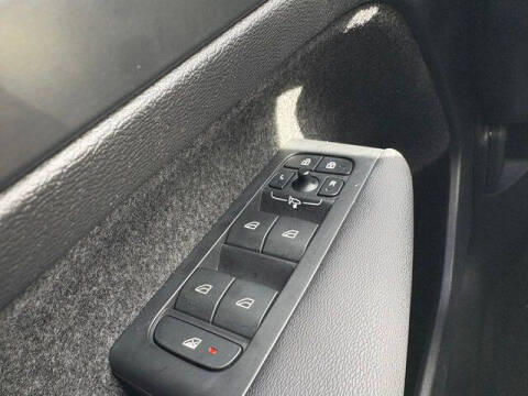 2023 Volvo XC40 B5 Core