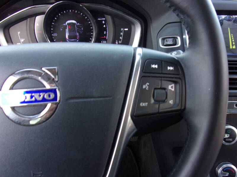 2016 Volvo XC60 T5 Drive-E Premier