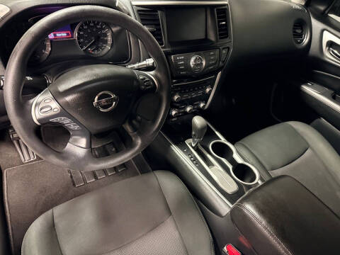 2020 Nissan Pathfinder S
