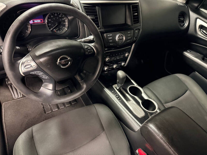 2020 Nissan Pathfinder S