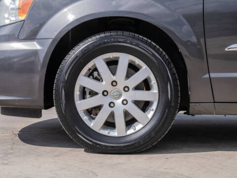 2015 Chrysler Town and Country Touring