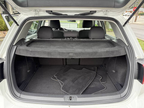 2016 Volkswagen Golf TSI S