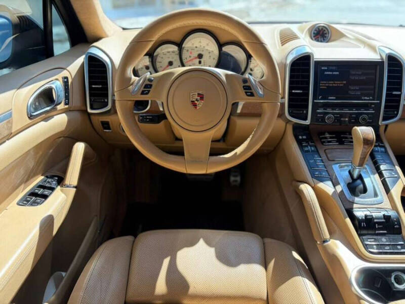2013 Porsche Cayenne GTS