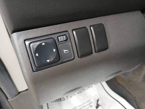 2012 Nissan Pathfinder SV