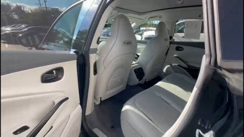 2021 Aston Martin DBX