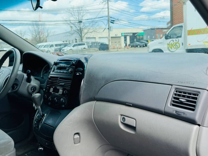 2005 Toyota Sienna
