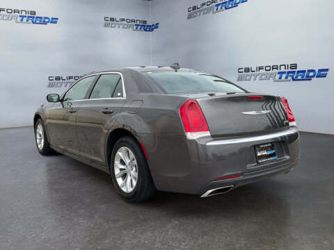 2022 Chrysler 300 Touring