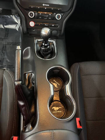 2015 Ford Mustang V6