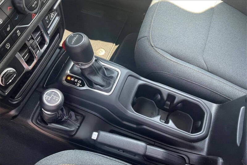 2025 Jeep Gladiator Sport