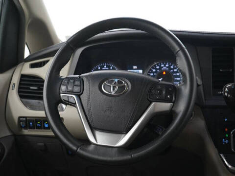 2017 Toyota Sienna XLE Premium 7-Passenger