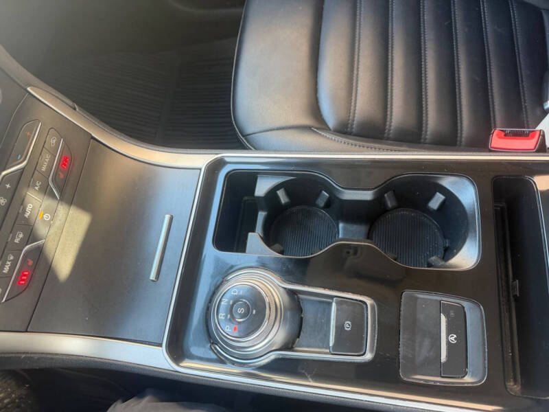 2020 Ford Edge SEL