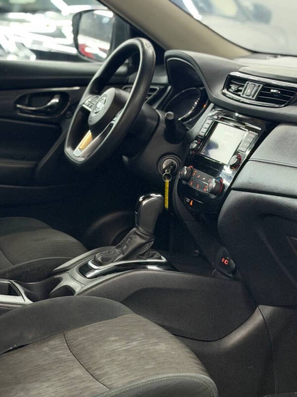 2018 Nissan Rogue SV