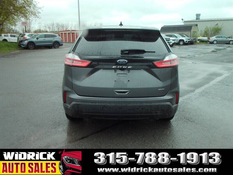 2022 Ford Edge SE