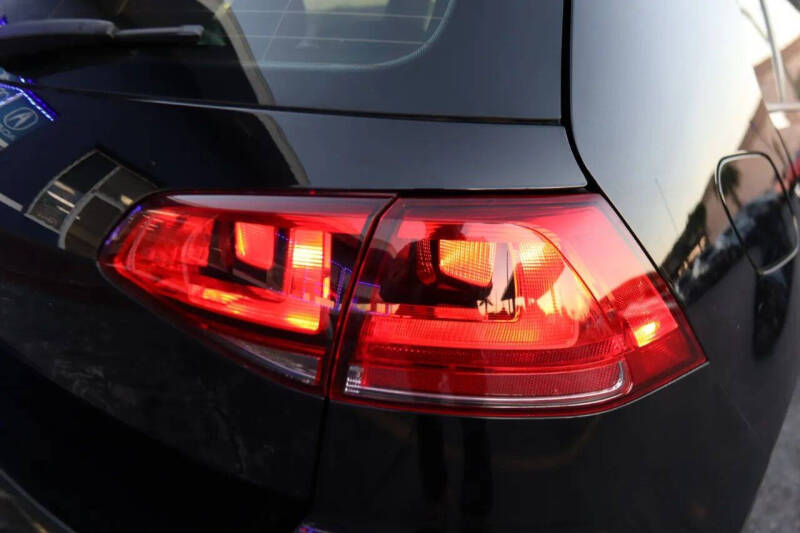 2017 Volkswagen Golf TSI Wolfsburg Edition