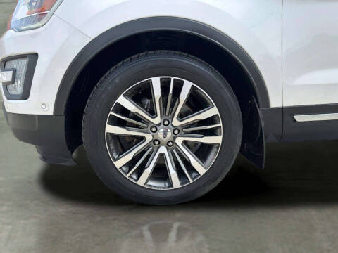 2017 Ford Explorer Platinum