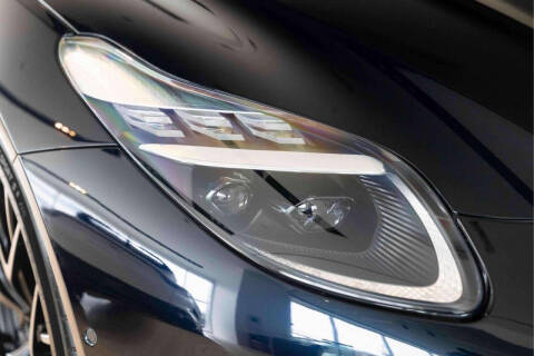 2025 Aston Martin DB12 V8