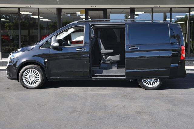 2023 Mercedes-Benz Metris Passenger