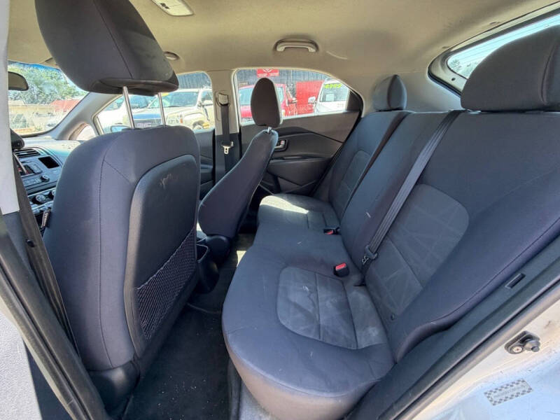2012 Kia Rio 5-Door LX