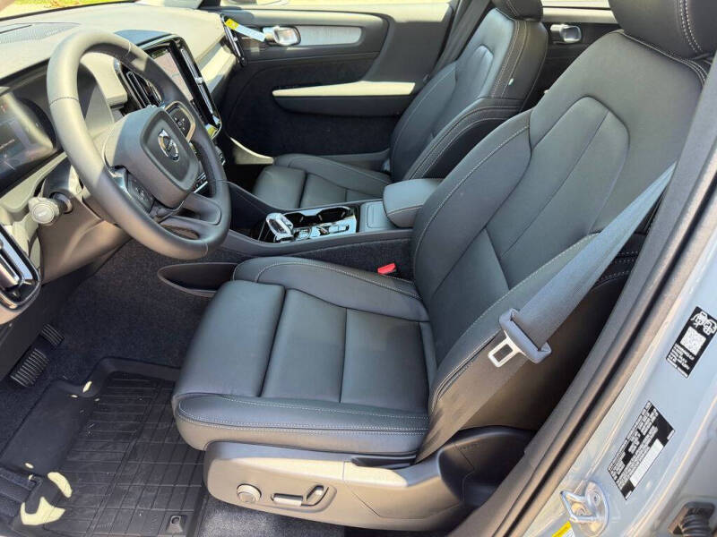 2026 Volvo XC40 B5 Plus