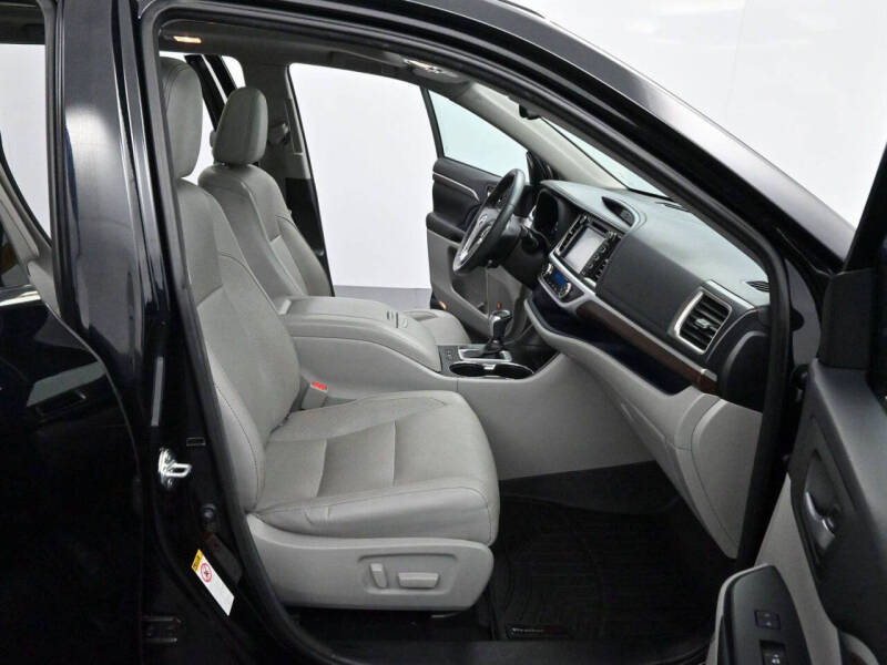 2016 Toyota Highlander Limited Platinum