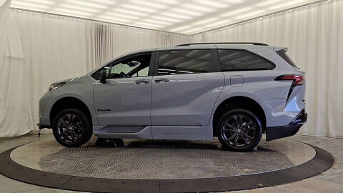 2025 Toyota Sienna XSE 7-Passenger