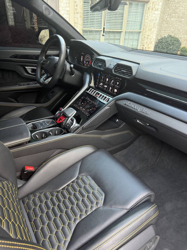 2021 Lamborghini Urus