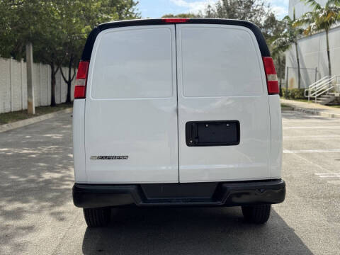 2017 Chevrolet Express 2500