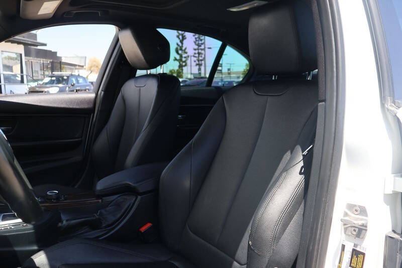 2016 BMW 3 Series 320i